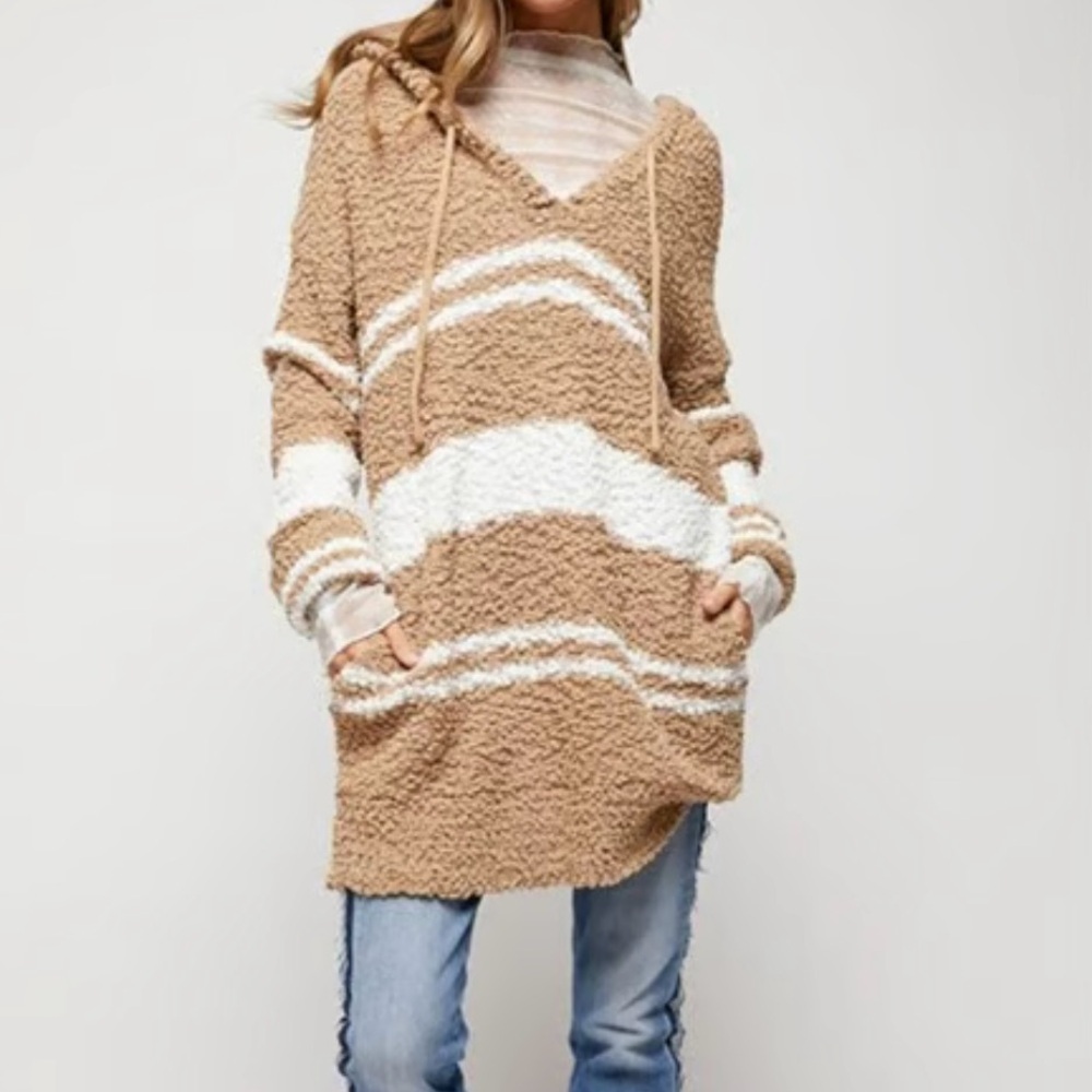 Davi and dani long pullover hooded sweater medium NWT